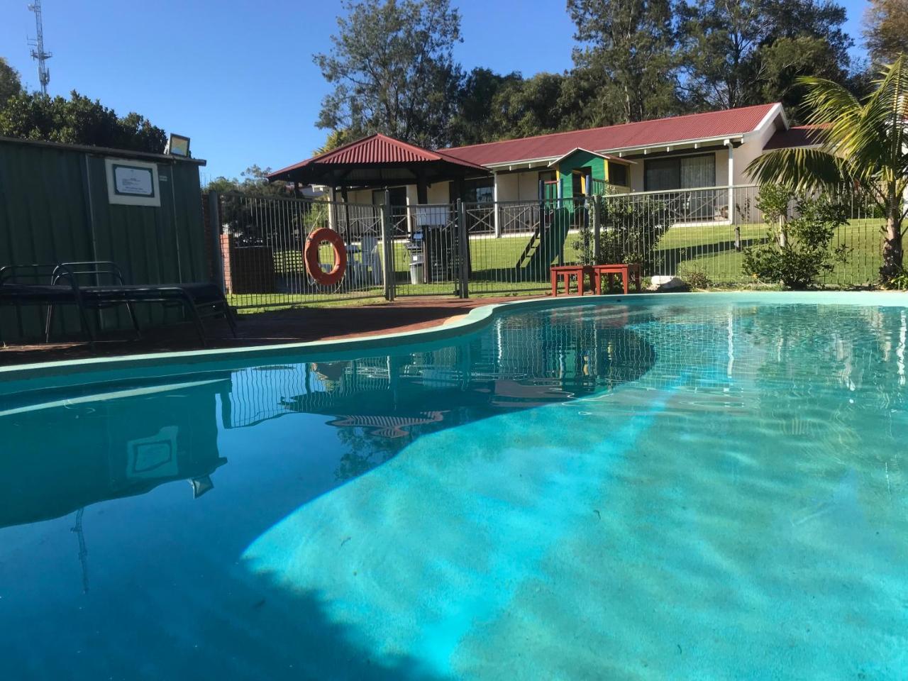 Karri Forest Motel Pemberton Exterior photo